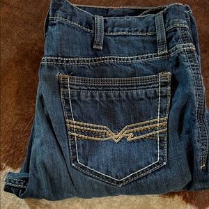 Cinch men’s jeans name IAN , white /silver label 35 x 34. Nice!!